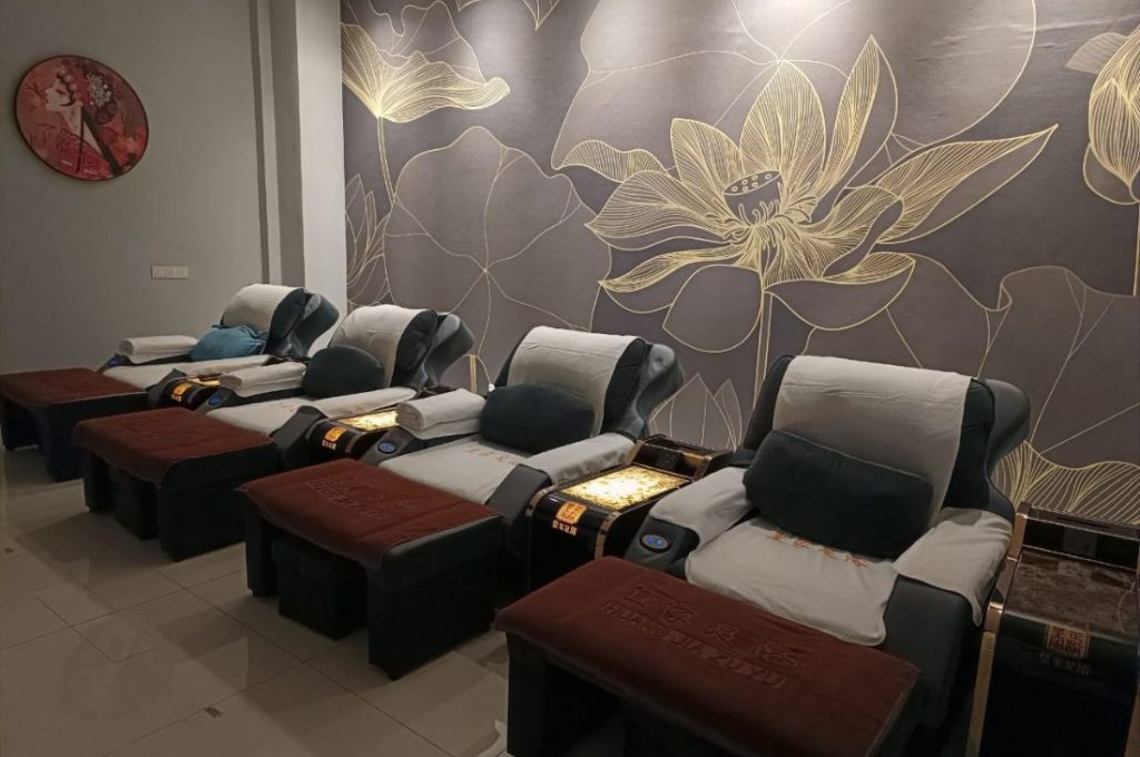 皇家足浴 3号店 | Huangjiazuyu - Delaxxy Healthcares Eko Botani